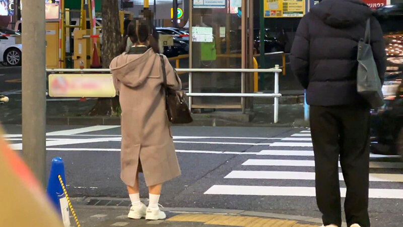 金曜 午後9時 補導前 あどけない顔の背の低い美少女から秘密の相談。キス以上の不純異性交遊を初めて会った男とシ尽くしてクラスの誰よりも淫乱になった話。 画像1