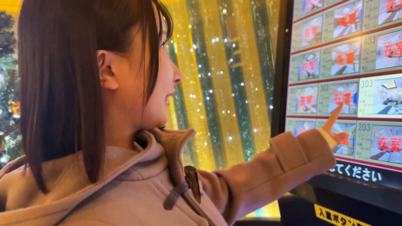 金曜 午後9時 補導前 あどけない顔の背の低い美少女から秘密の相談。キス以上の不純異性交遊を初めて会った男とシ尽くしてクラスの誰よりも淫乱になった話。 画像10