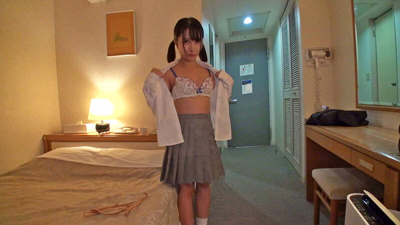 金曜 午後9時 補導前 あどけない顔の背の低い美少女から秘密の相談。キス以上の不純異性交遊を初めて会った男とシ尽くしてクラスの誰よりも淫乱になった話。 画像4