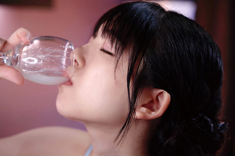 雌堕ち！ 白濁まみれのぶっかけゴックン調教 真白ふわり