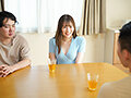 サンプル画像10 - 兄に種付けをお願いしたら妻が潮を吹きまくった / 末広純