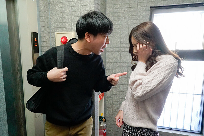 【FANZA限定】媚●でラブドールになってしまった美人妻 / 水端あさみ チェキとパンティと生写真付き 画像12