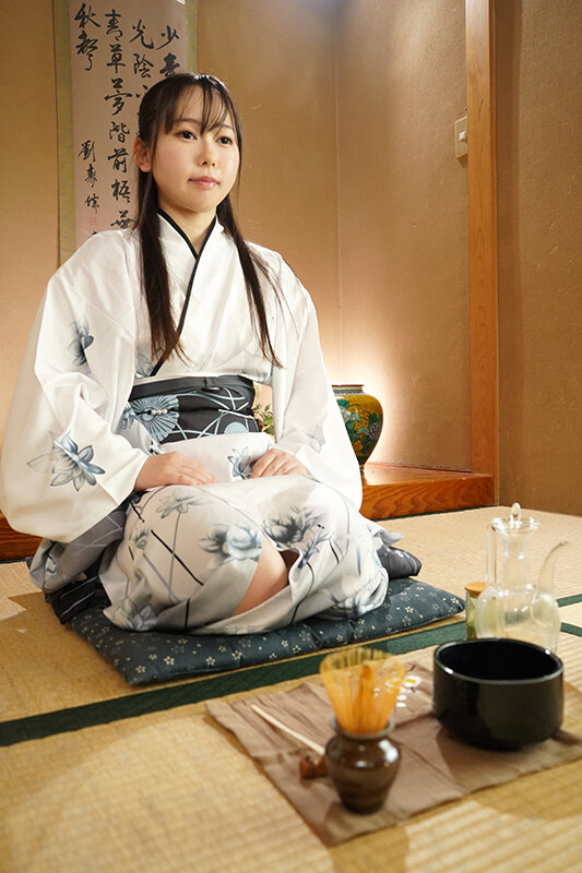 【FANZA限定】奥手の茶道なムスメはめっちゃエロかった / 西野乙音 チェキ付き 画像4