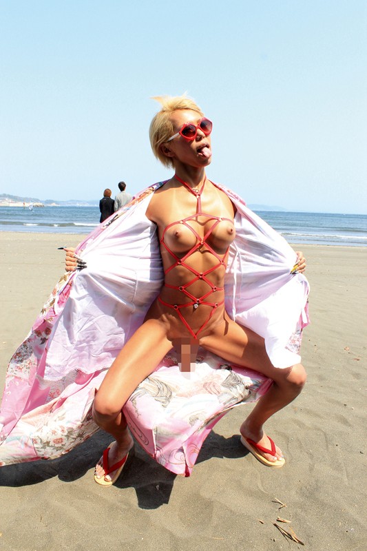 今、一番活きがいい変態ニューハーフ 4 タマ付き竿アリ勃ち抜群 画像16