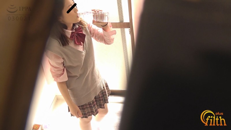 妹盗撮 媚薬と利尿剤混ぜて飲ませてみた結果… - Image 13