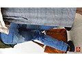 トイレ前行列中 おしっこ漏らし女！ 1.5 〜小便に濡れたジーパン〜 サンプル画像1
