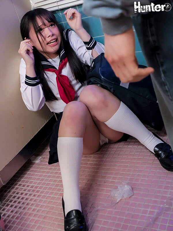 未成熟マ○コで汚便所掃除 女子○生便所レ×プ 4時間ベスト 画像1