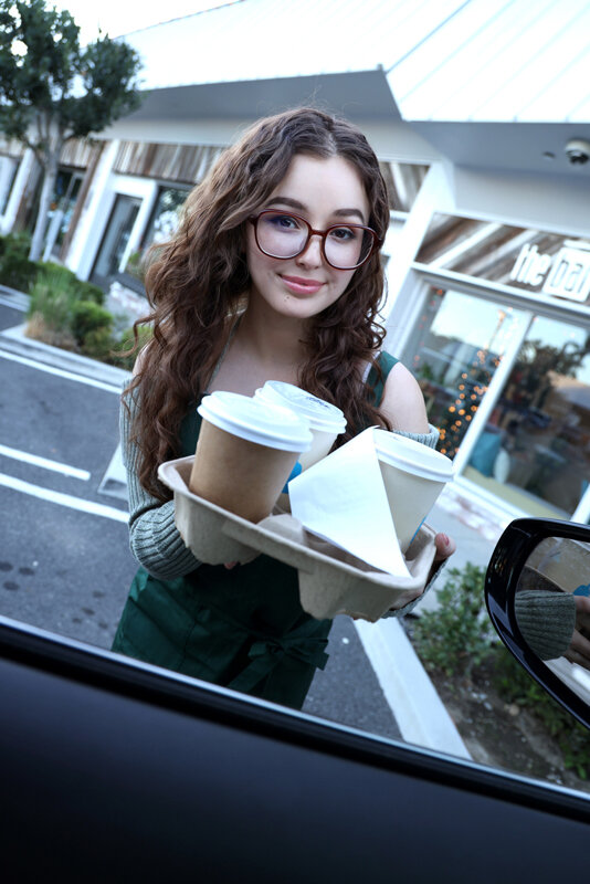 LAで出会った親日美女のカフェ店員にグッツモニターお願いしてみたら奇跡が起きた！！リアナ（28） サンプル