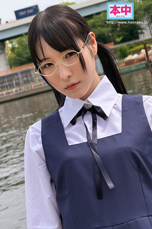 「わたし、もう子どもじゃないから」教師の俺のことを好きすぎて告白してきたが、教師と生徒という関係だったのでフッた元教え子が 大人になって、綺麗になって再告白。大人になった元教え子と朝までホテルで中出ししまくった。 香水じゅん