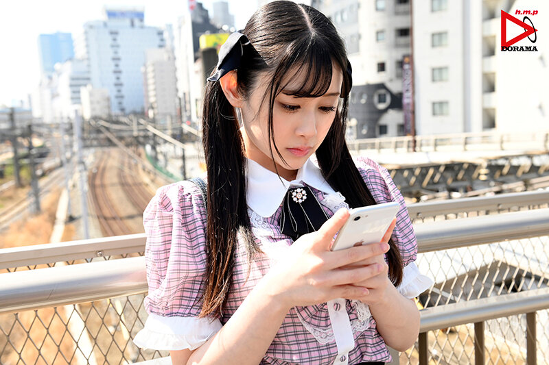 【FANZA限定】SNSで拾った家出少女を媚薬キメセク漬け 絶倫チ○ポが満足するまで中出しできる肉便器に仕上げた 白石なぎさ ブラ・パンティ上下とチェキセット サンプル