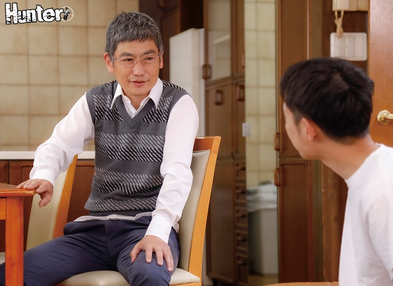 突然できた義理のお母さんは全身タトゥーの超肉食系！親父の再婚相手は若くて美人でとても優しい！だけど、体中にタトゥーの入った超肉食系女子で…