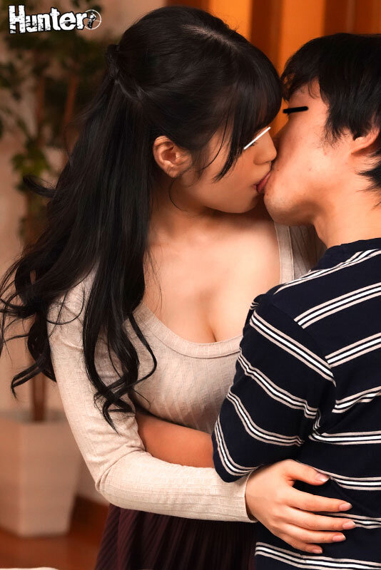 「キスだけ。それ以上はダメ…」兄に隠れて兄嫁とキスだけの約束のはずが…。舌が絡み合う情熱的なキスに燃え上がってしまった2人は我慢しきれず…。