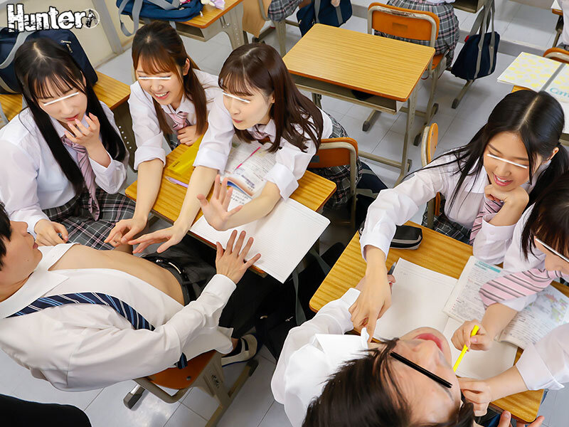 HUNTB-735 “Can You Make It Without Being Found Out? ” A Little SEX Inside The Skirt In The Classroom! It's Popular Among Naughty Female Students! Dangerous Play During Recess And After School By Little Devil Girls In The Classroom