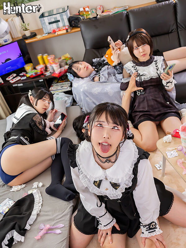 ボクの部屋はいつの間にかワケあり家出地雷系女子たちの溜まり場！ゴムさえ付ければHは決して嫌がらないし文句言わない！でも気持ち良くないのかほぼ無反応！でも無許可ナマSEXしたらアへ顔でイキまくって中出し懇願！！ 画像1