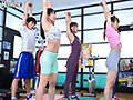 「えっ！？コレが実習？」スポーツインストラクター専門学校に入学したら男はボク1人！実習は体のライン丸分かりのエロ過ぎるピタ服女子と神密着！でハーレム乱交！ - 4