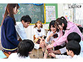 放課後、文化祭の準備中に突如始まった『時間停止ごっこ』で大乱交！最初はおふざけだったのにエスカレートしちゃったボクたちは女子の時間を止めてエッチなイタズラし放題！ところがボクたち以上に女子が悪ノリ！チ○チンの時間を止めてペロペロジュボジュボ！ - サンプル 2