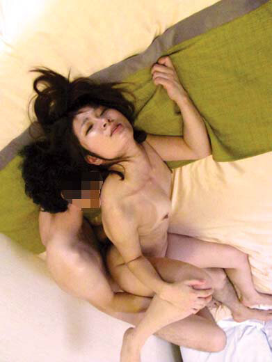 ザーメン中出し115人10時間どスケベ女の子宮の中にたっぷり濃厚精液注入2枚組 画像2