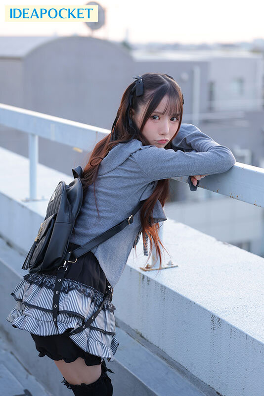 【VR】被害妄想、共依存、予測不能な感情のアップダウン… 危険、ヤバイ、めんどうくさい リスクしかないのに抱きたいと思わせる ビジュ最強メンヘラ地雷女の究極形態が 目の前にいる佐々木さき 画像4