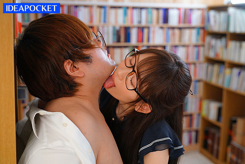 IPZZ-099 screenshot 2 During summer vacation, a plain-looking librarian with glasses is drenched in sweat after the library closes, and she always takes her time as a slut to enjoy my penis. Honoka Furukawa