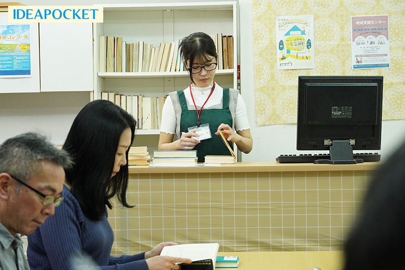 サンプル-おっとり無口な地味司書さんの裏の顔は脱いだらスリム巨乳のむっつり淫乱痴女 坂井美桜