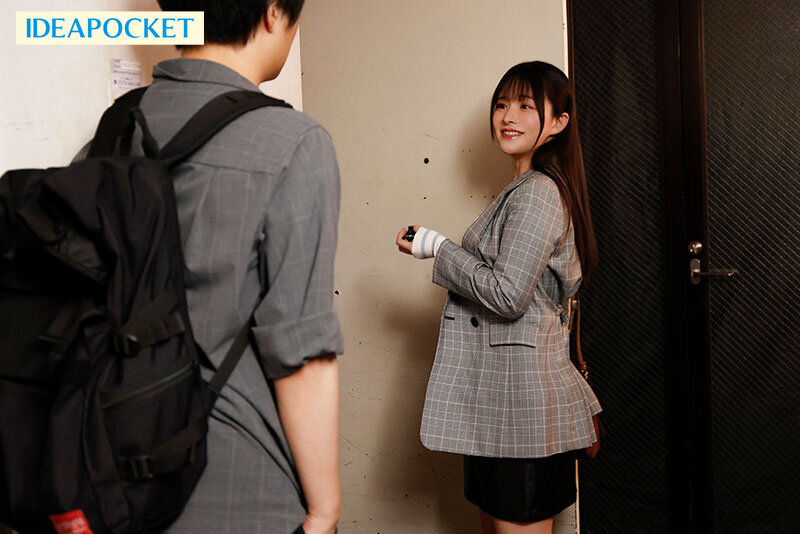 ねぇねぇチ○ポ デカいんでしょ?彼女がいるのにデカチン過ぎて童貞なボクと彼氏がいるのに粗チン過ぎてモノ足りない幼馴染が再会。欲求不満な2人がお試し浮気SEXしてみたら相性がドストライク過ぎておかわりSEXが止まらない!? 山田鈴奈 サンプル1