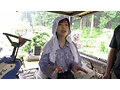 埼玉 武蔵嵐山 稲作農家の爆乳嫁 蒼いおり サンプル 2