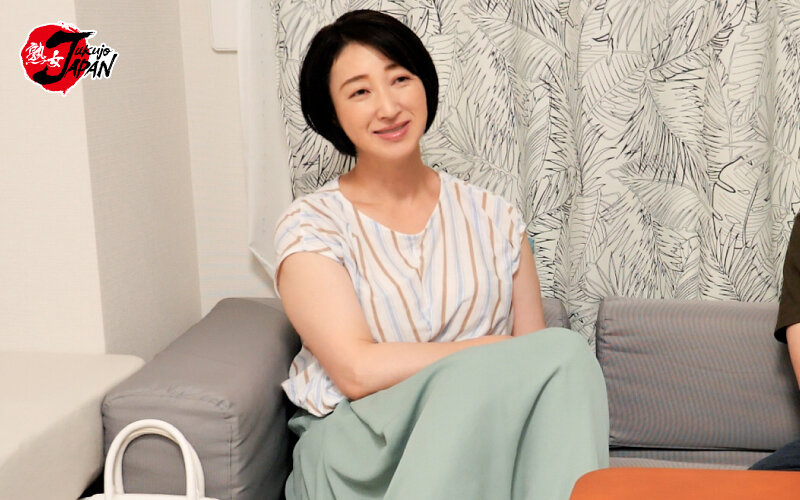 イケメンが人妻を部屋に連れ込んでSEXに持ち込む様子を盗み撮りしたDVD。020~強引にそのまま中出ししちゃいました~Part.1 画像2