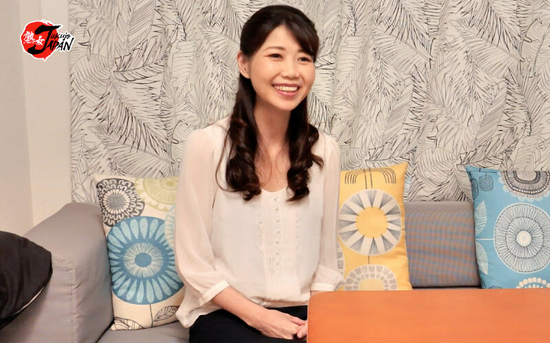 イケメンが人妻を部屋に連れ込んでSEXに持ち込む様子を盗み撮りしたDVD。023~強引にそのまま中出ししちゃいました~Part.2 画像7