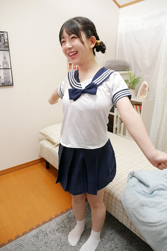 かどわかし。クラスで人気の純真無垢な女の子を激キモ中年オヤジがたぶらかし潮吹き＆抜きションするまで育成開発した性覚醒ドキュメント 真白ふわり
