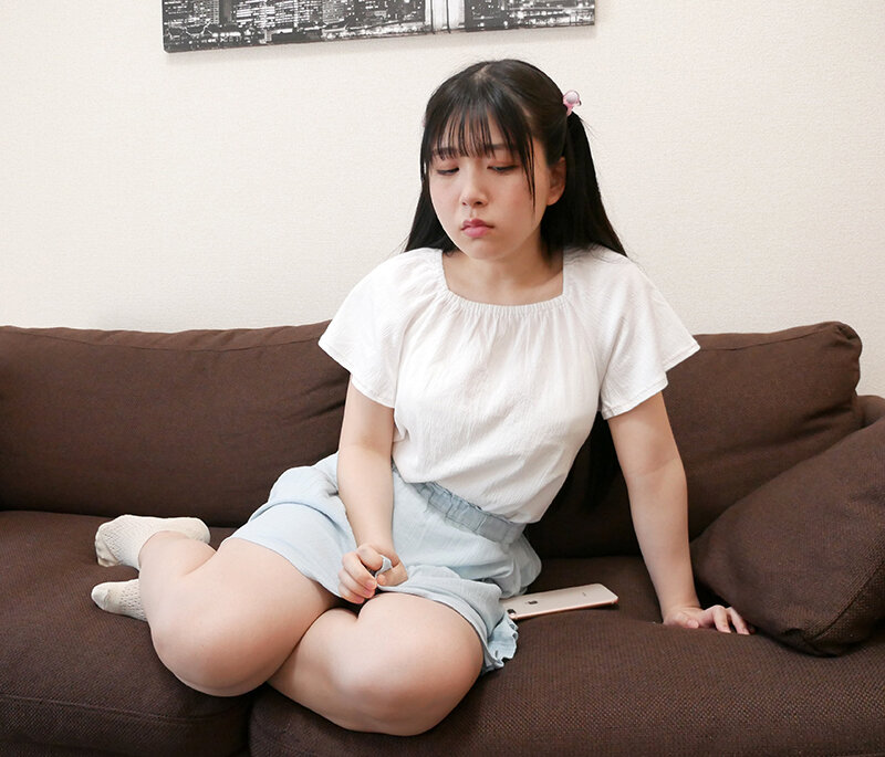 かどわかし。クラスで人気の純真無垢な女の子を激キモ中年オヤジがたぶらかし潮吹き＆抜きションするまで育成開発した性覚醒ドキュメント 真白ふわり