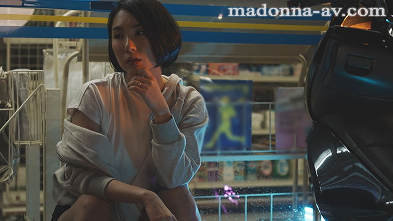 English Sub JUL-674 AM 02:00 Midnight Convenience Store. A Married Woman Who Gets Tipsy In The Parking Lot Robs Me Of My Lips At Night Shift. Maihara Sei