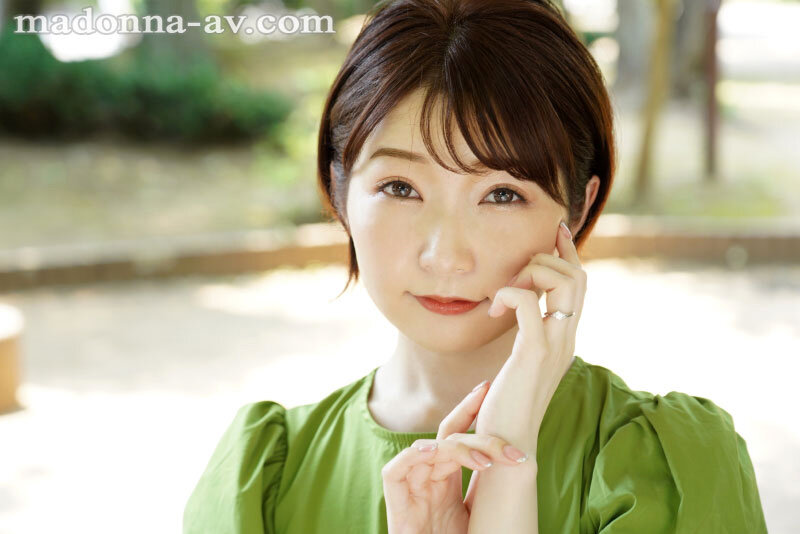 JUQ-137 New Face Mari Ueto 30 Years Old AV DEBUT Shining Whitening, Madonna Supernova Sparkling Like