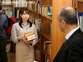 人妻秘書、汗と接吻に満ちた社長室中出し性交 最初で最高の秘書、ここに誕生―。 新妻ゆうか - 2