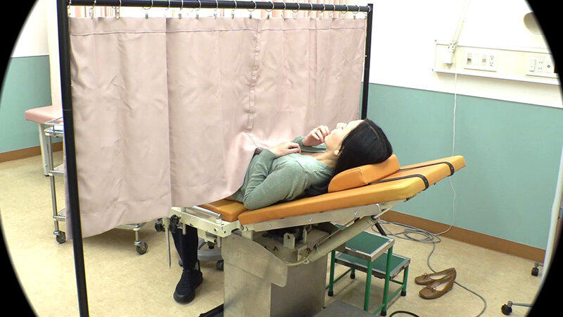 産婦人科どすけべ診察 検診で来院した美人妻のお股をぬぷぬぷ診療しまくる悪徳エロ産婦人科医 04 月野ゆりね 4枚目