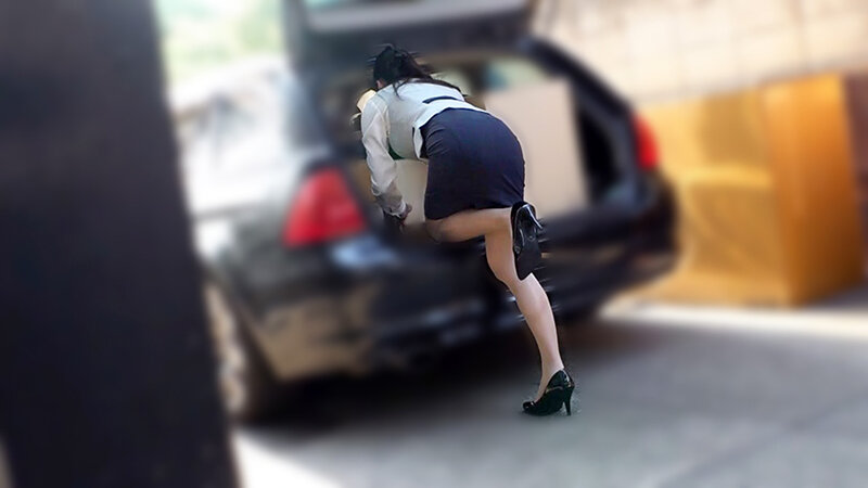 オフィス痴●で感じちゃう…職場の男達に1日中触られ放題のいつでもOKスレンダー巨乳娘【痴感オフィスレディ・日菜さん24歳の場合】 似鳥日菜 画像10