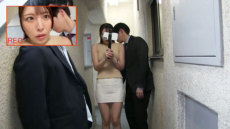 潜入!【痴●団地】~触られたい女達が集うサンプル画像11