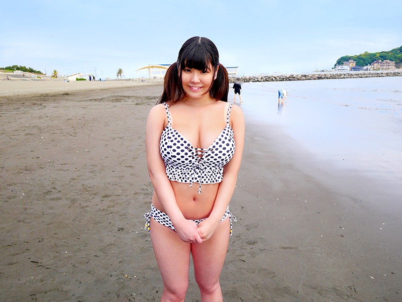 海の家で働く日焼けアト爆乳Hカップ看板娘をM調教 ふうかチャン 1