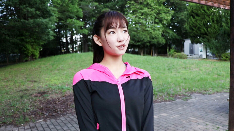 【陸上女子☆アスリート最高】普段は地味だけれど、脱いだら華奢なのに巨乳という奇跡の清楚系な女の子さん 画像2