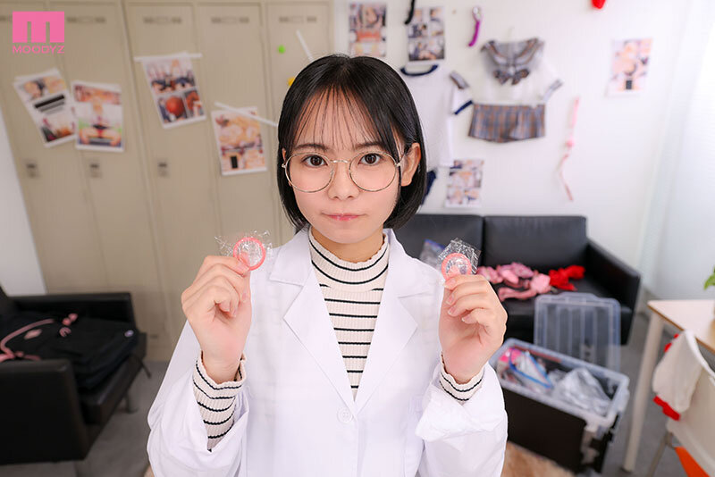 【VR】ボクのチ〇コを使ってエロ研究ばかりする陰キャエロ研サークルの部員佐々倉さん 佐々倉ひより 2枚目