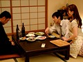 肉欲暗示 催●によって堕ちた上司の妻 向井恋 - FANZA版サンプル画像