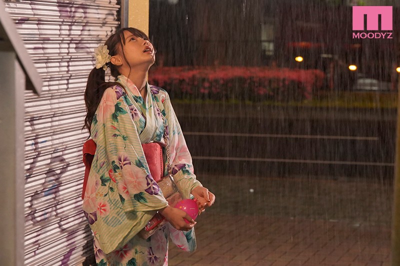 MIAA-306 Studio MOODYZ - During An Endless Rain, She Was Separated From Her Boyfriend For 3 Minutes,