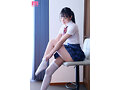 絶対領域×制服×パンチラ、フェティシズム。美脚を汚したい。 - FANZA版サンプル画像