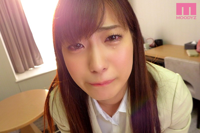 娘と同年代の新卒部下に1泊2日の出張先でマジ告白されて犯●れた 美谷朱里