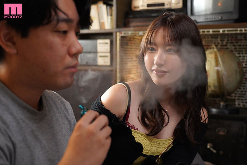 「媚薬使っていきなり白目剥いちゃうかもしれないの、恥ずかしいからさ…」 私と媚薬エッチしない? 東京で彼氏ができたという幼馴染が田舎に帰省中にボクを実験台に媚薬SEXを試してきました… 一ノ瀬あおい 画像1