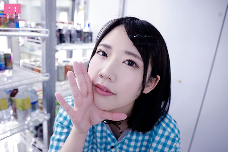 AM3時を過ぎるとコンビニ中年店長の俺をいつもゼロ距離囁き誘惑してくる小悪魔バイトちゃん 桜ゆの 8枚目
