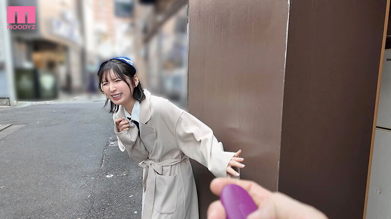 羞恥衣装でドッキドキ街ブラ即ズボ中出し散歩 仲村みう 11枚目