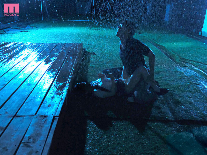 濡れた透けブラ女子生徒をつけ狙い出所後の溜まりまくった金玉汁を全射精（ダシ）する世捨て人孕ませレ×プ20発 泉ももか