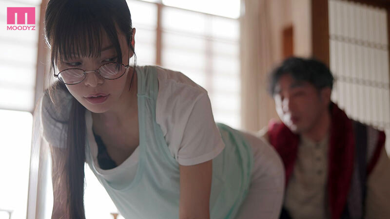 訪問先の異常なワケアリ住人に卑猥ランジェリーを着させられ監禁調教にイキ堕ちた地味メガネ美乳介護士 八木奈々 画像13