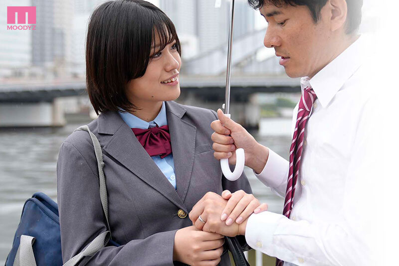 日焼けあと残る巨乳生徒のマンスジ誘惑に我を忘れ放課後不倫に堕ちた最低な担任のボク… 七海まの 1枚目