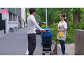 息子が大好きな保育園のひなの先生と妻子が実家に帰省中にデート密会をして 週末ホテルでめちゃくちゃヤリまくった 甘やかし不倫お泊りセックス 九野ひなの - サンプル 1